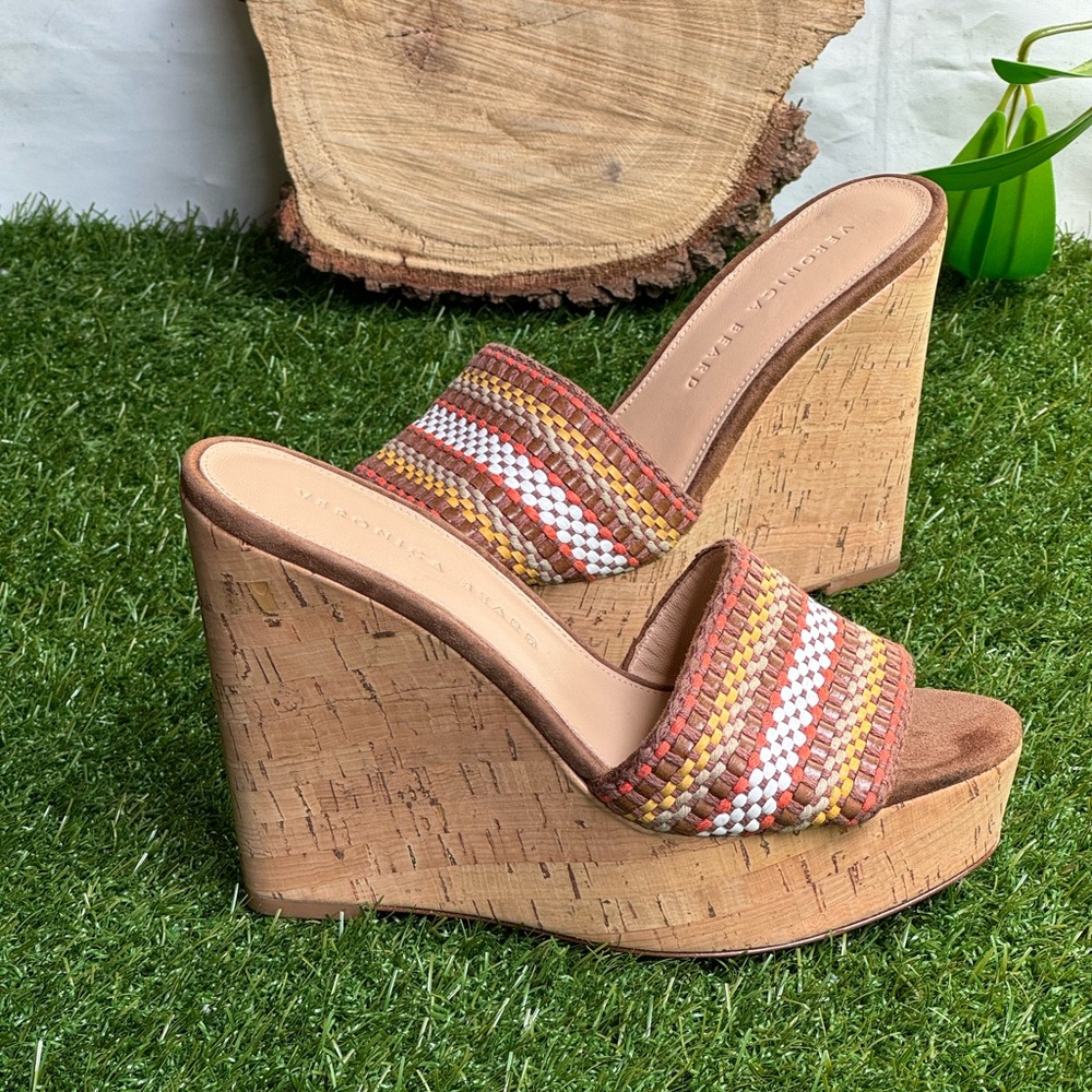 Veronica Beard
Dali Sand Suede Peep-Toe Wedge Platform Sandals size 5.5 women - Picture 6 of 13